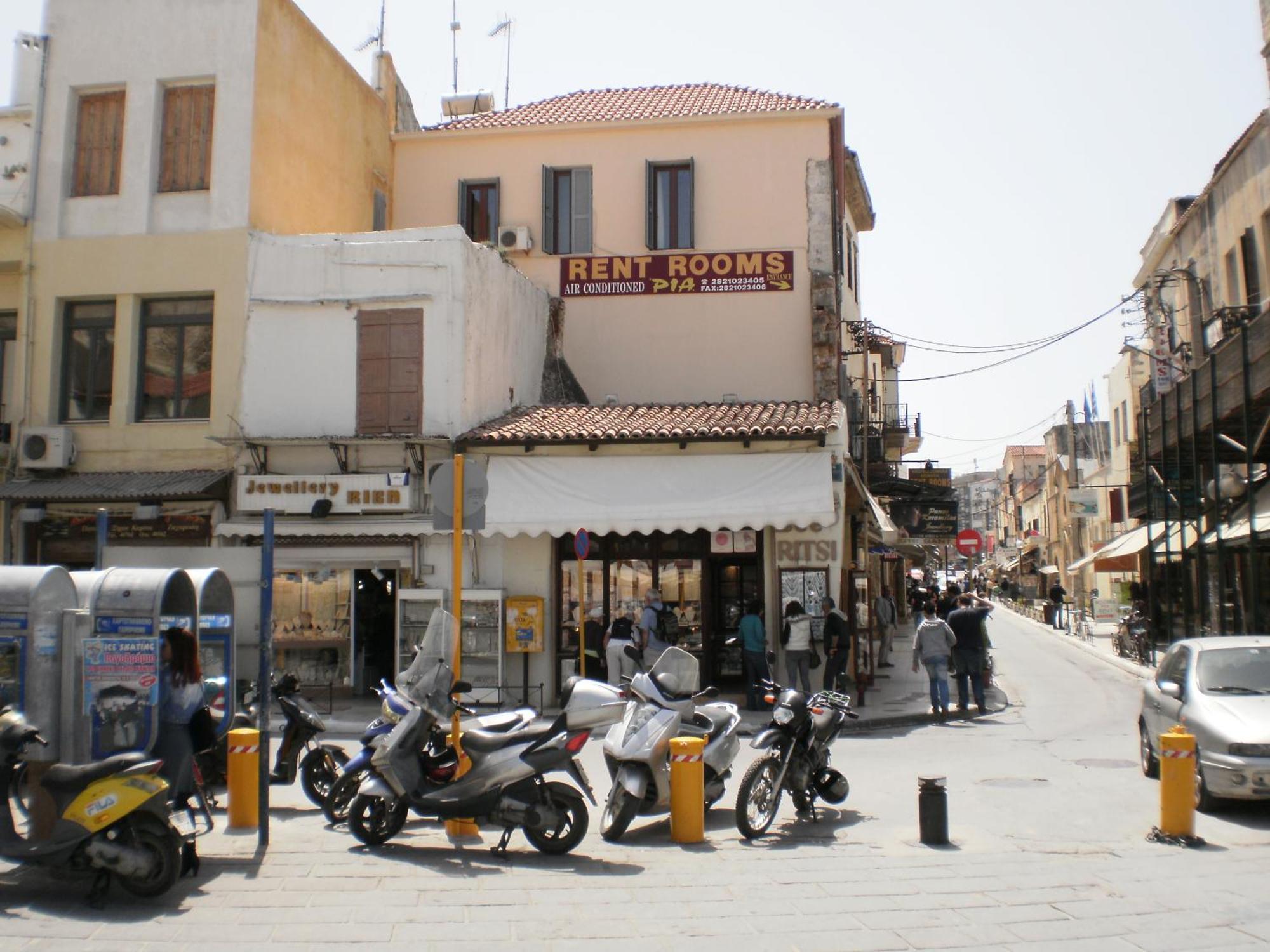 Pia Rooms Chania  Ngoại thất bức ảnh